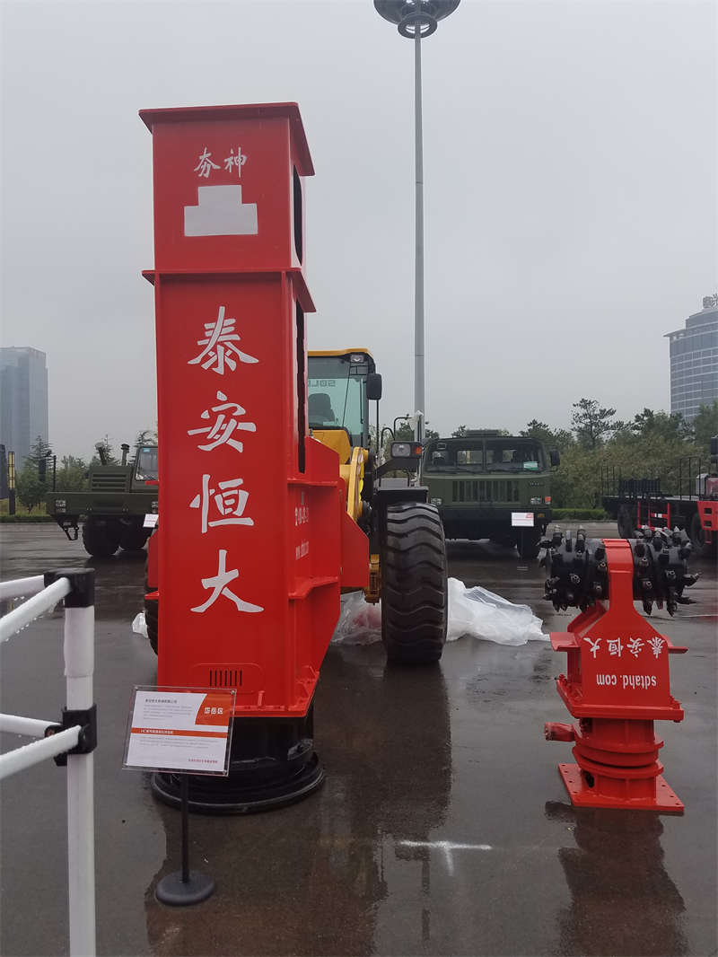 HC36 rapid impact compaction equipment on display